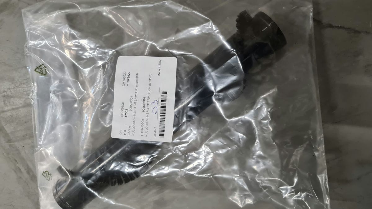RULLO 30 CM NERO INTERMEDIO (STANDARD)